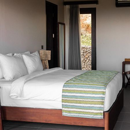Menjaga Bay Hotel Labuan Bajo Ngoại thất bức ảnh