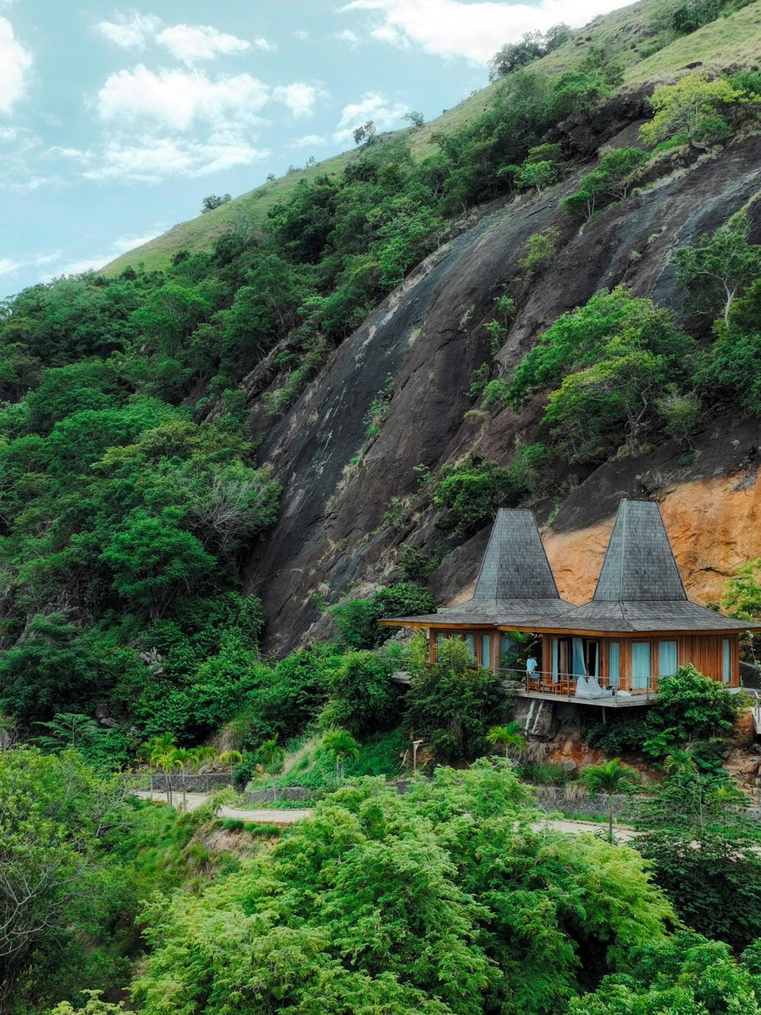 Menjaga Bay Hotel Labuan Bajo Ngoại thất bức ảnh