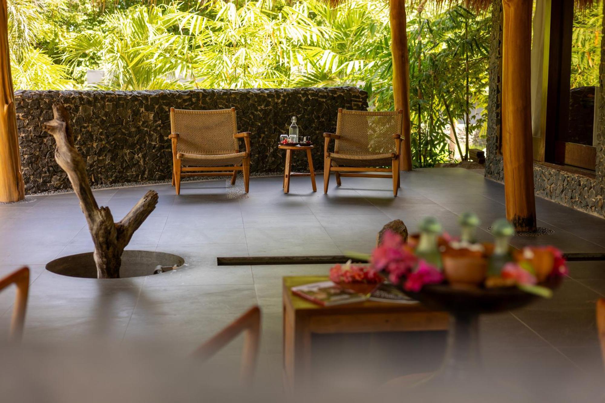 Menjaga Bay Hotel Labuan Bajo Ngoại thất bức ảnh